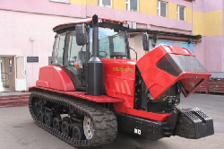 Гусеничный трактор МТЗ 1502 Беларус